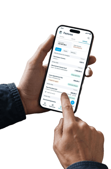 L'application mobile Dougs affichée sur un smartphone